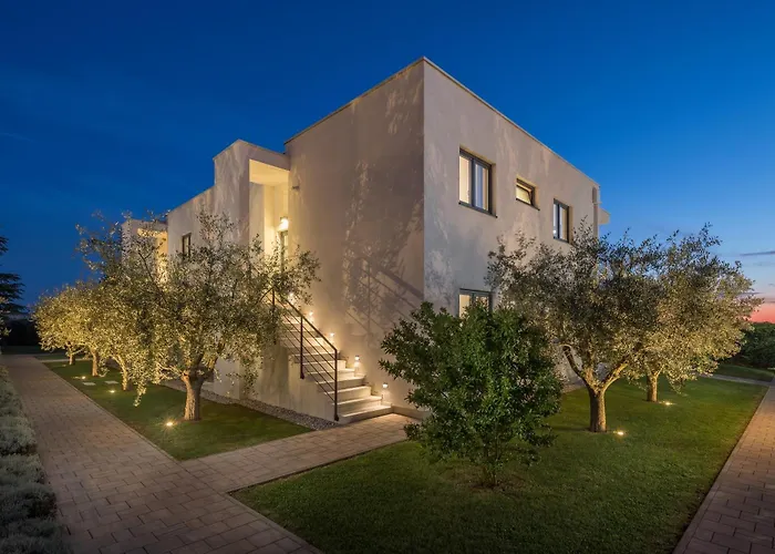 Lana Premium Residence